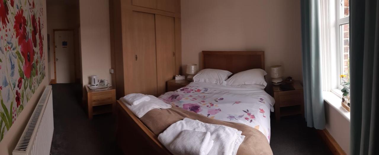 The Adelphi Bed & Breakfast Newcastle upon Tyne Buitenkant foto
